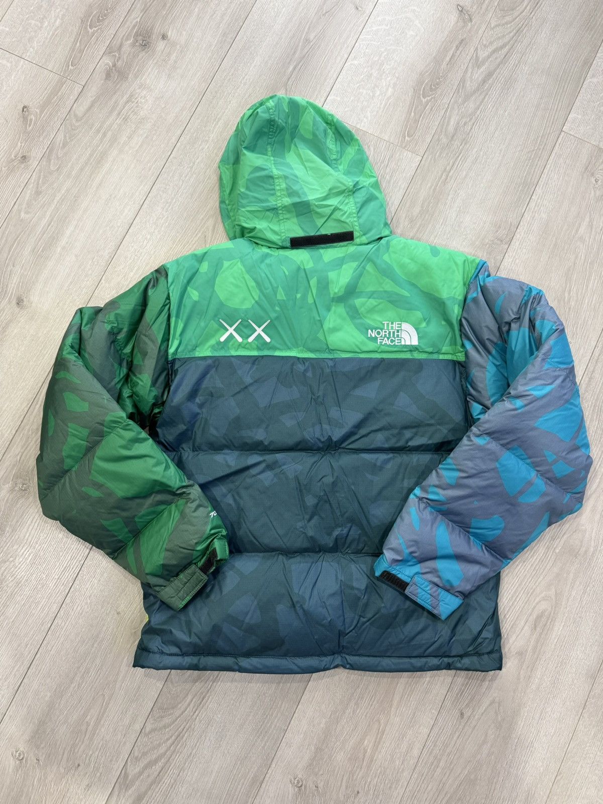 Kaws × The North Face KAWS X THE NORTH FACE 1996 NUPTSE JACKET SAFETY GREEN Size US S / EU 44-46 / 1 - 4 Thumbnail