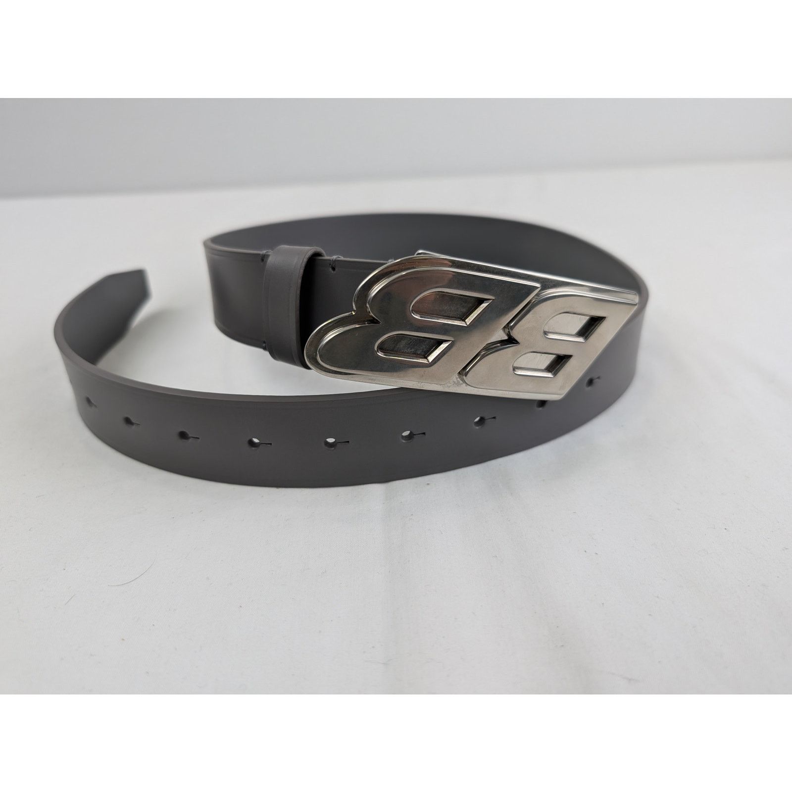 Balenciaga o1rshd1 Size: 100 / Moto Logo Bet in Grey Size 40 - 14 Thumbnail
