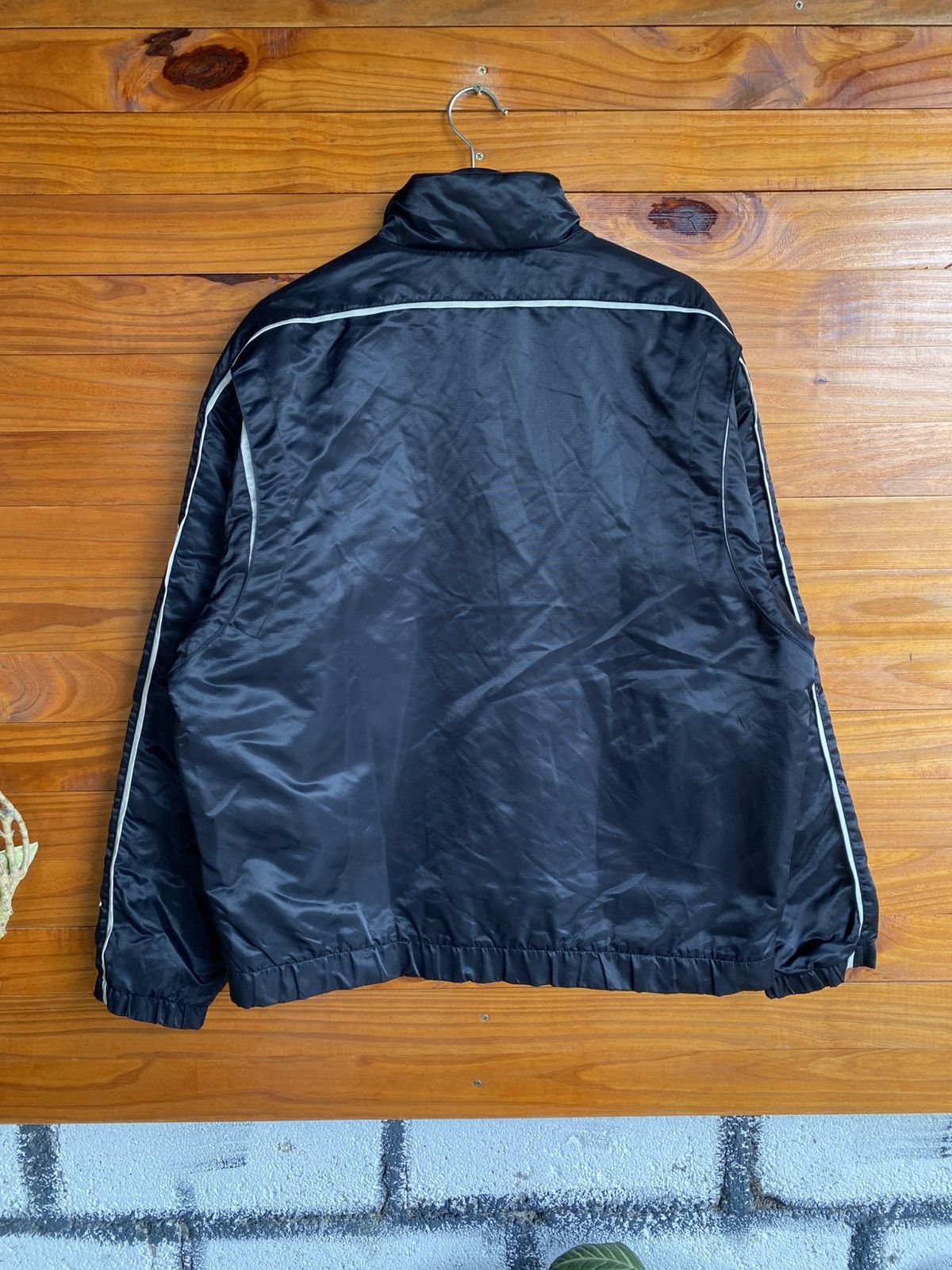 Nike Nike “INVOICE” Black Padded Team Jacket Vintage Sportswear Size US L / EU 52-54 / 3 - 14 Thumbnail