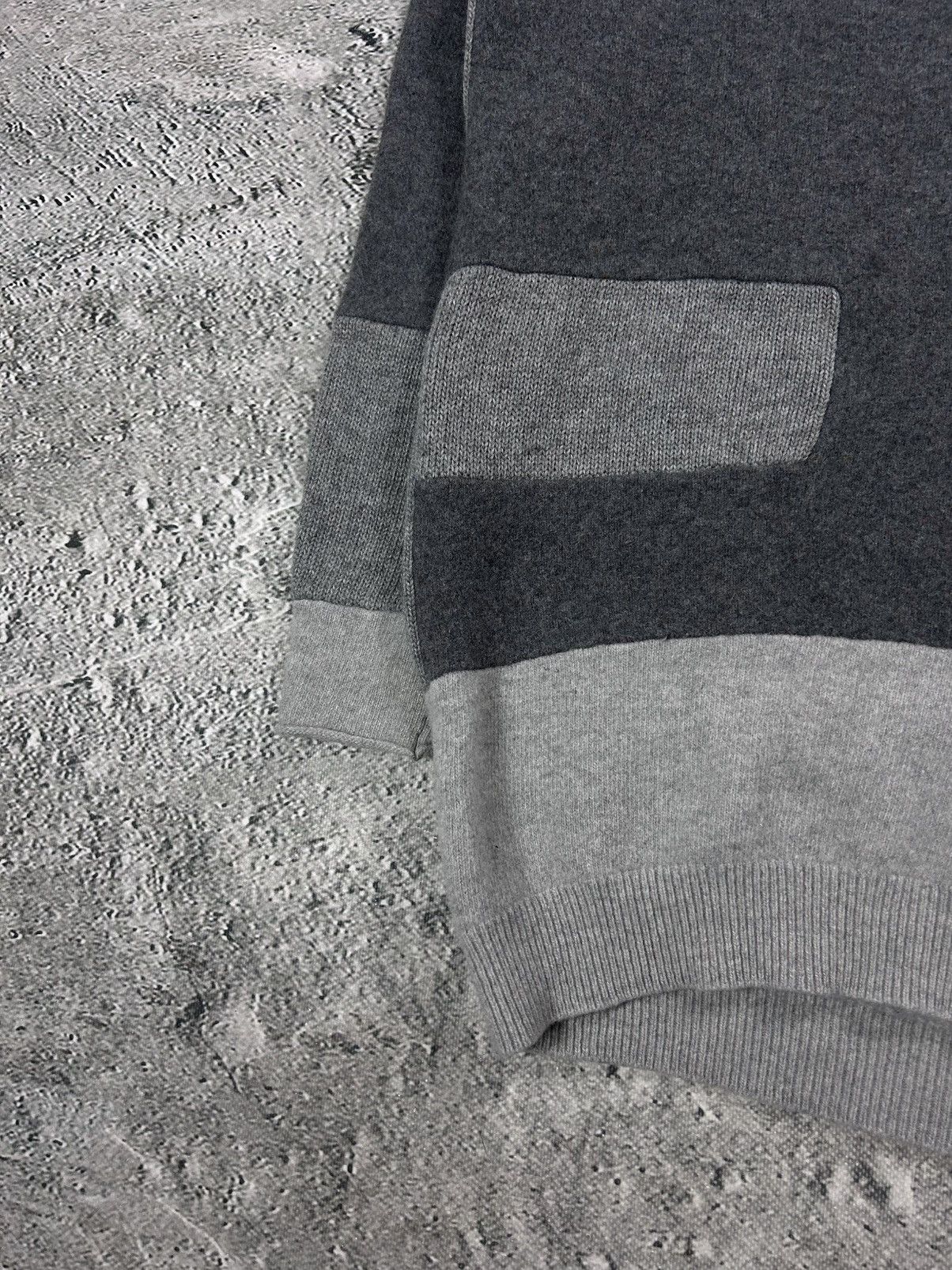 Alexander McQueen Alexander McQueen grey long sweater v neck Size US M / EU 48-50 / 2 - 3 Thumbnail