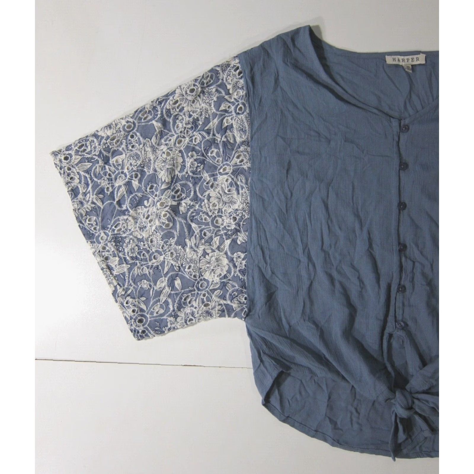 Vintage Harper Blouse XS Cropped 100% Rayon Blue White Embroidered Tie Button Down Women's Shirt Size XS / US 0-2 / IT 36-38 - 7 Thumbnail