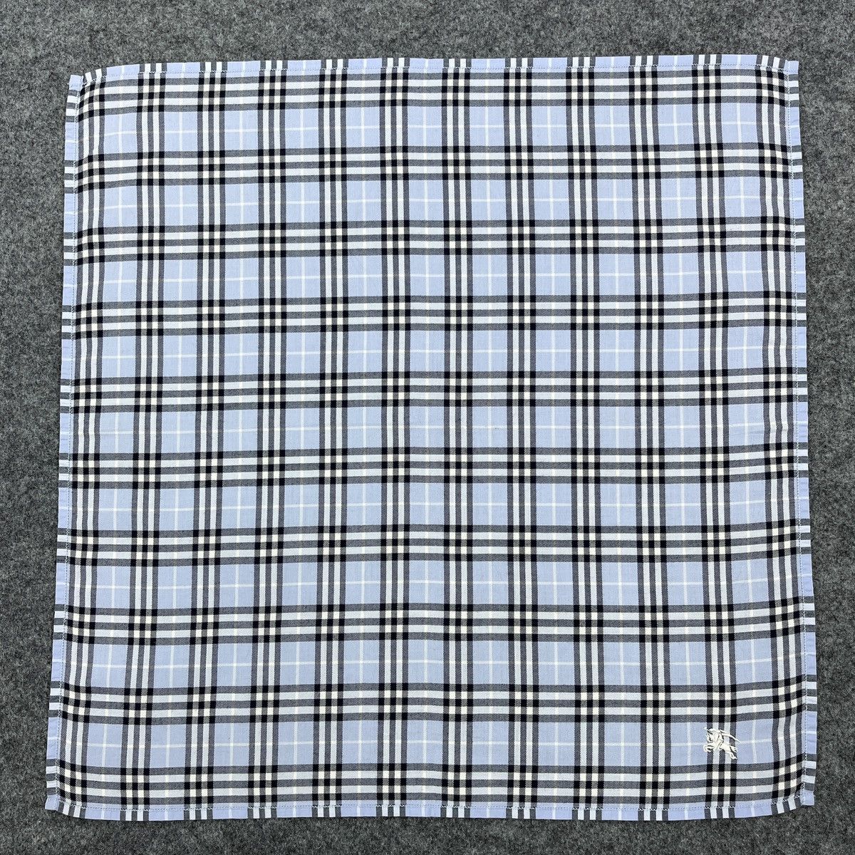 Burberry Burberry Handkerchief / Neckerchief / Headscarf B1664 Size ONE SIZE - 1 Thumbnail
