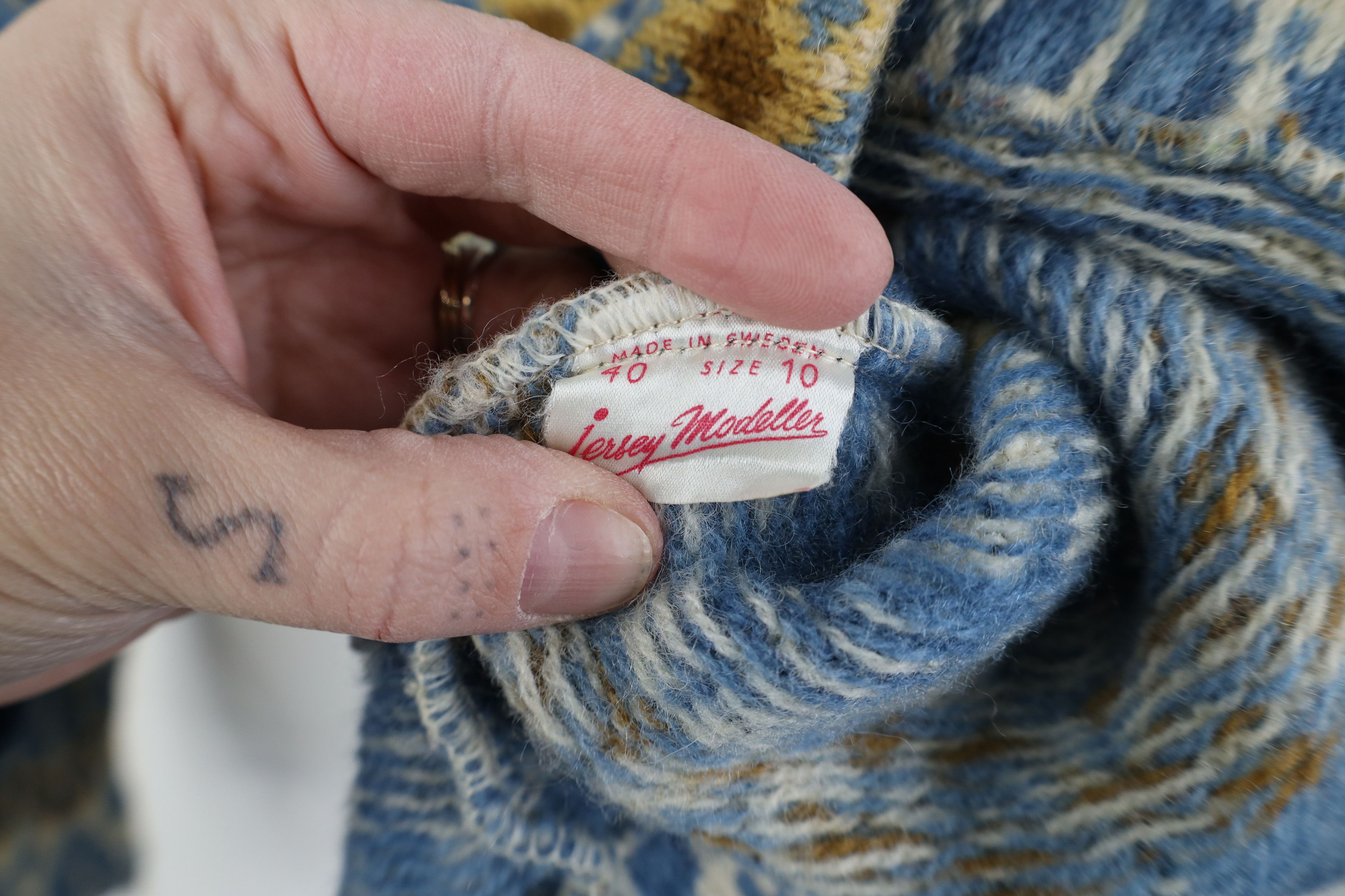 Vintage Vintage 50s 60s Fair Isle Knit V-Neck Sweater Iceland Size L / US 10 / IT 46 - 6 Thumbnail