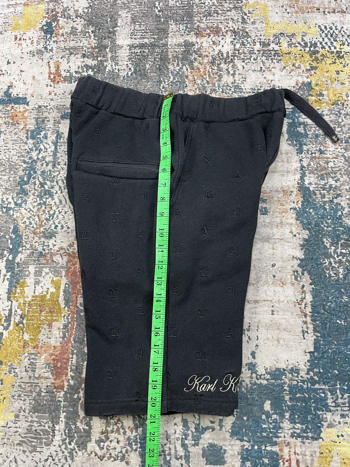 Karl Kani Karl Kani Short Sweat With All Over Micro Embroidery Size US 30 / EU 46 - 10 Thumbnail