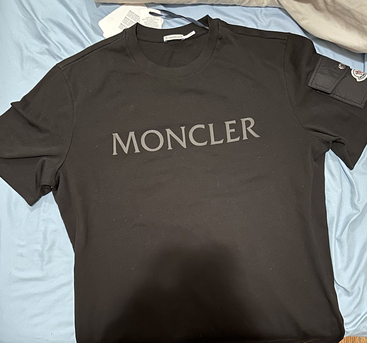 Moncler Moncler Logo T-Shirt Pocket Patch XL Black Size US XL / EU 56 / 4 - 5 Thumbnail