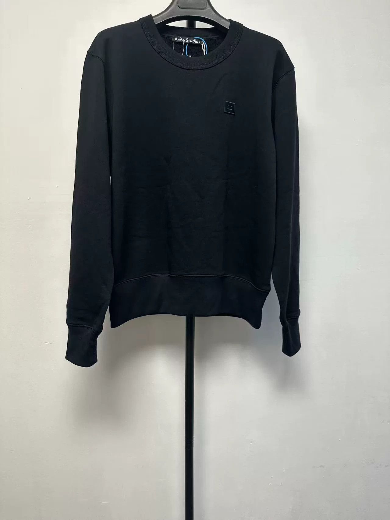 Acne Studios Acne Studios Square Emoji Patch Pullover Sweater Size US S / EU 44-46 / 1 - 1 Thumbnail