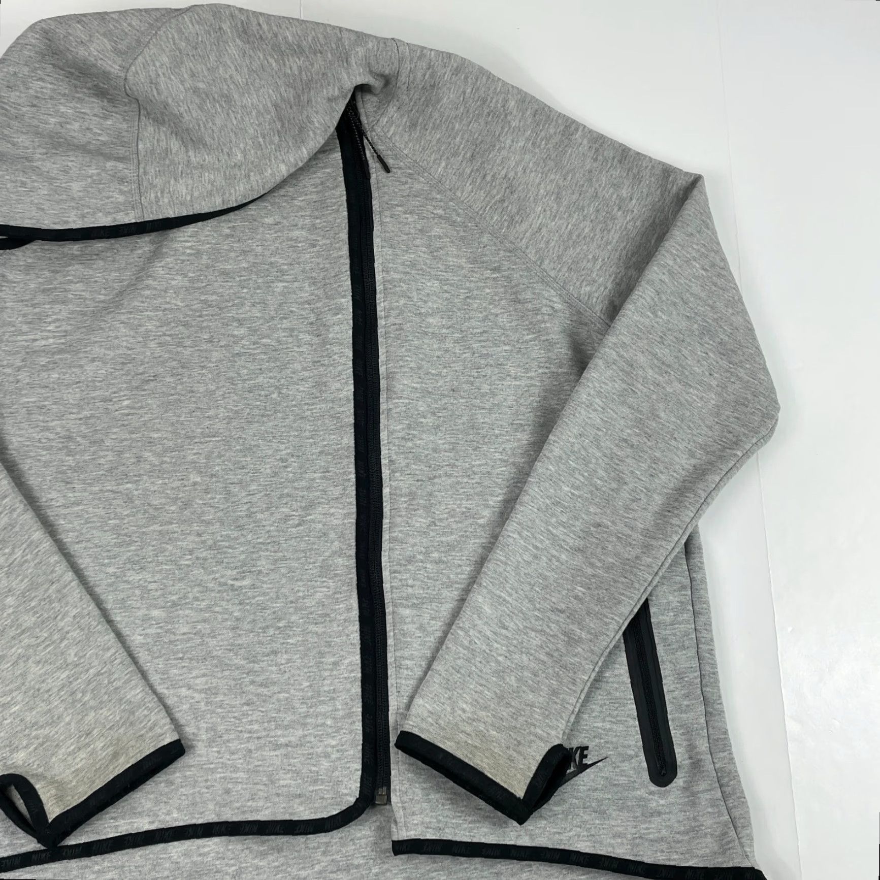 Nike Nike Hoodie Womens Large Gray Tech Fleece Asymmetric Cape Full Zip Size L / US 10 / IT 46 - 3 Thumbnail