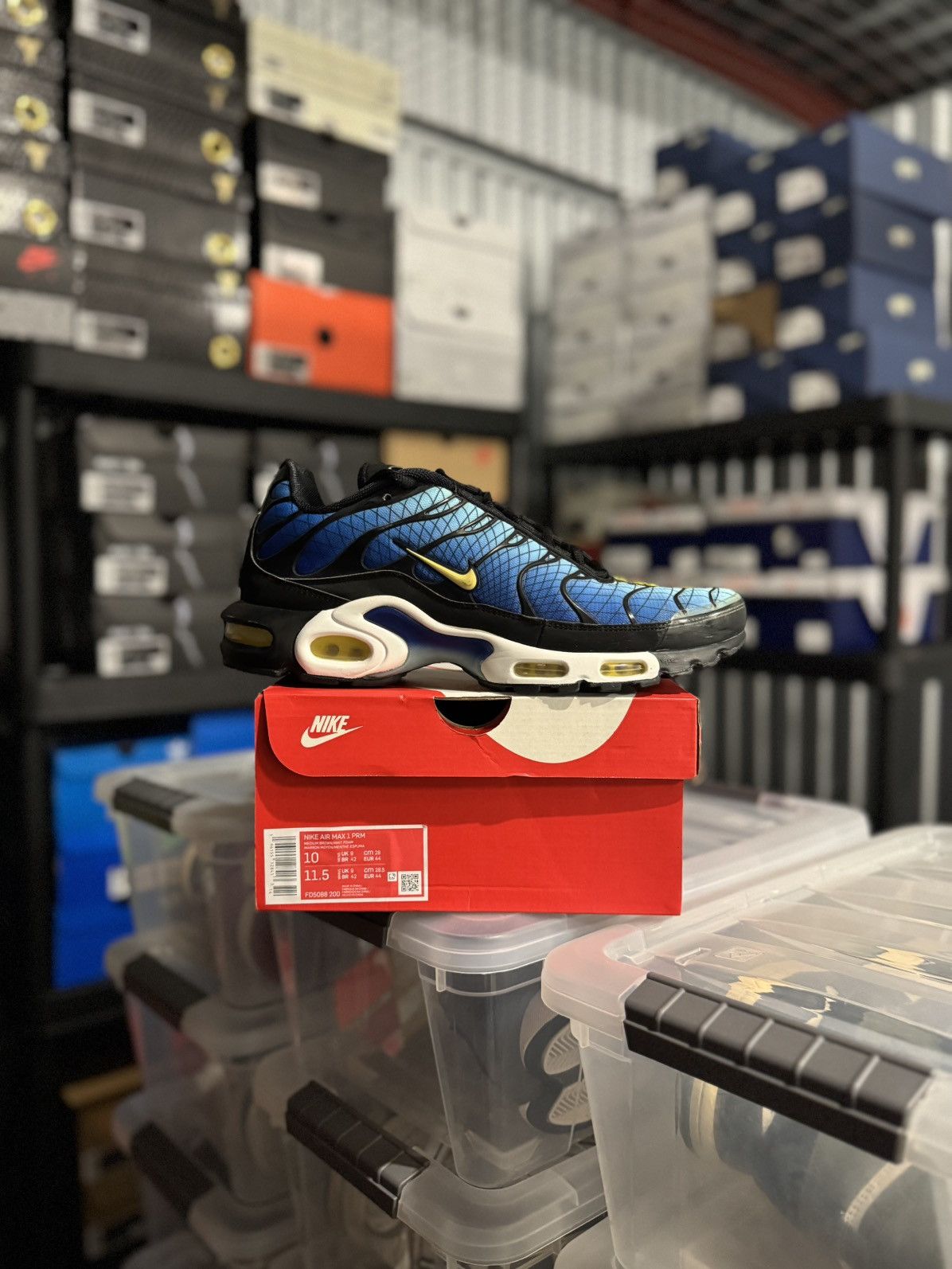 Nike mens orange Purple and Turquoise Air Max 98 Size 10.5 SKU 7308 Nike Air Max 98 QS in Turquoise, Orange & Purple | Hypebeast main image 4