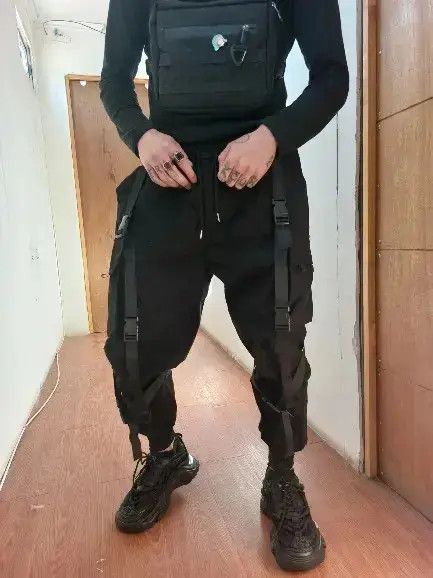 Japanese Brand Techwear Black Cargo Pants Size US 32 / EU 48 - 4 Thumbnail