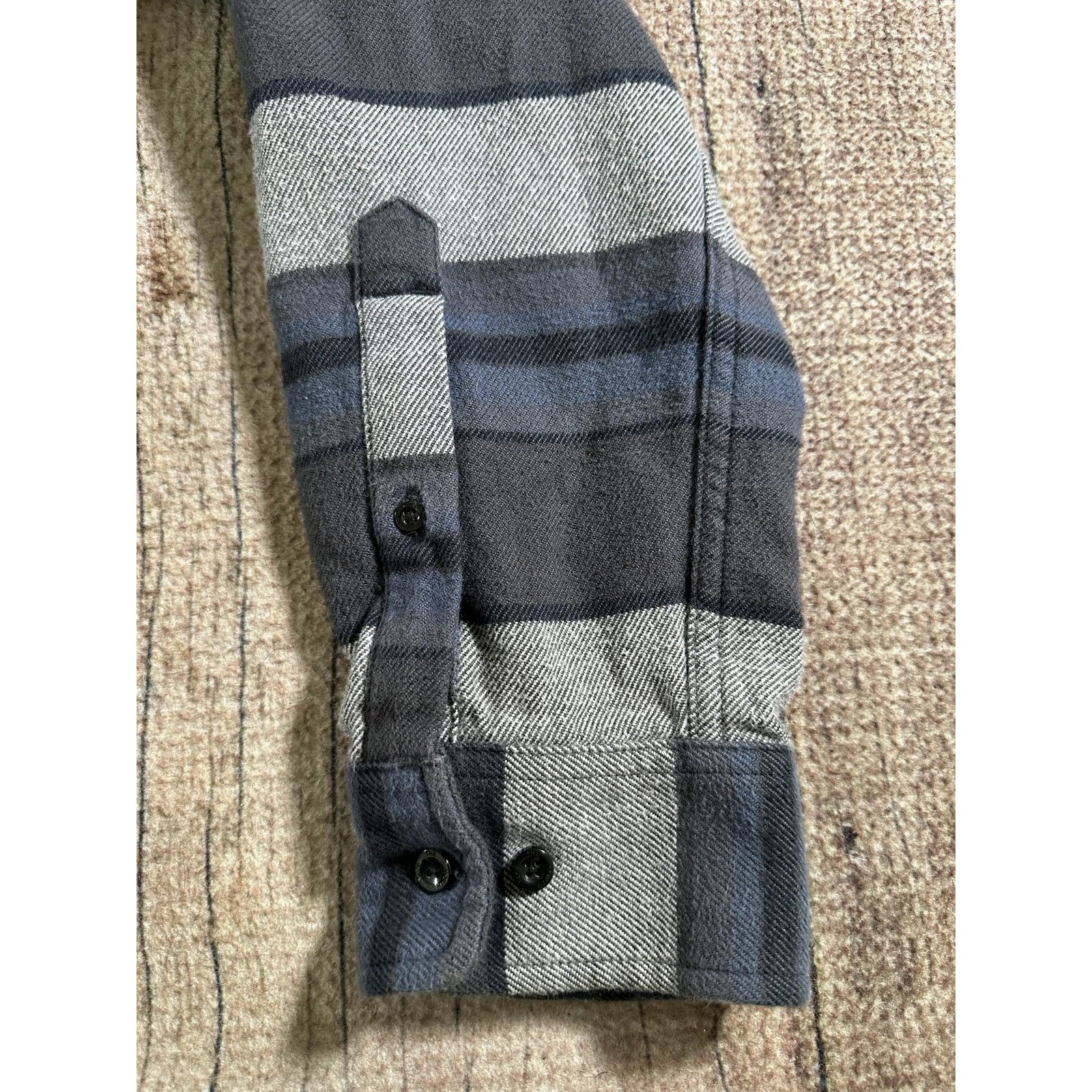 The North Face The North Face Arroyo Flannel Button Up Shirt Striped Mens L Size US L / EU 52-54 / 3 - 5 Thumbnail