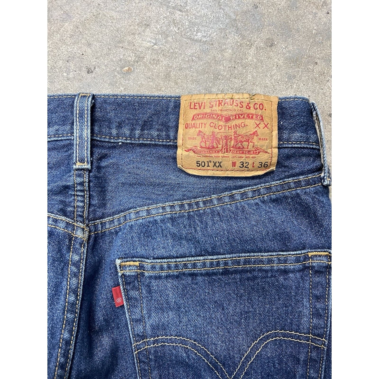 Levi's Levis 501 XX Vintage 2003 Jeans Dark Wash Fade Men’s 31x32.5 Size US 31 - 9 Thumbnail