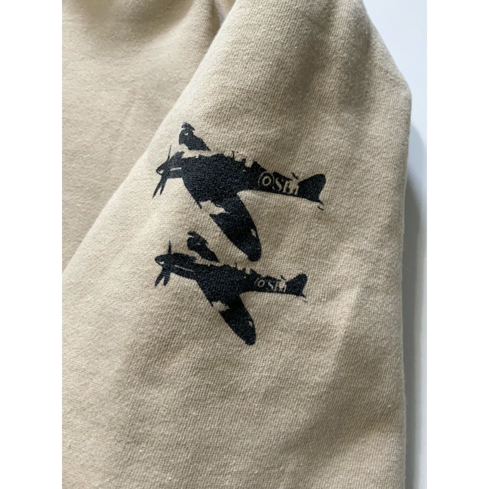 Vintage VINTAGE SBI Boardshop Planes Skateboarding Oatmeal Pullover Hoodie Sz. L Mens Beige 54in Chest 30in Length Size US L / EU 52-54 / 3 - 5 Thumbnail