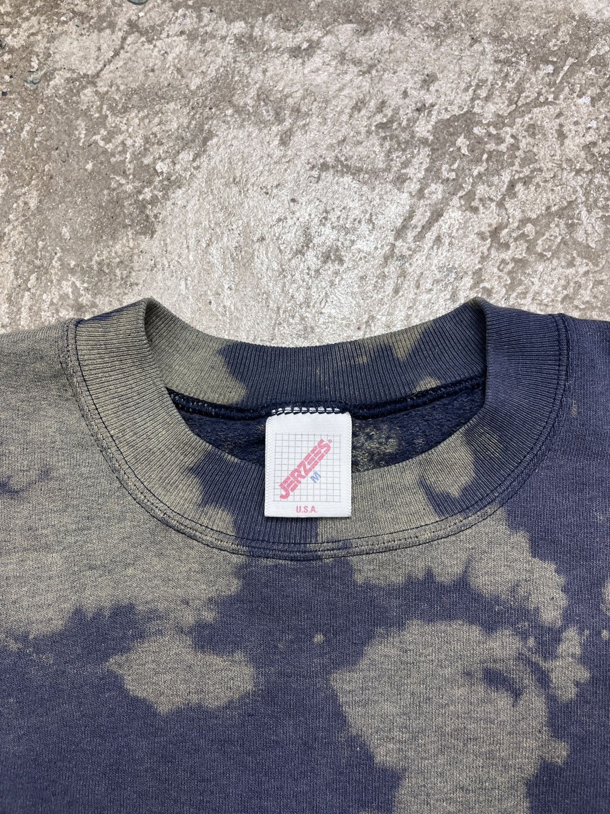 Native × Vintage CUTE DOGS EMBROIDERED CUSTOM BLEACHED SWEATSHIRT - № 1293 Size US L / EU 52-54 / 3 - 6 Thumbnail