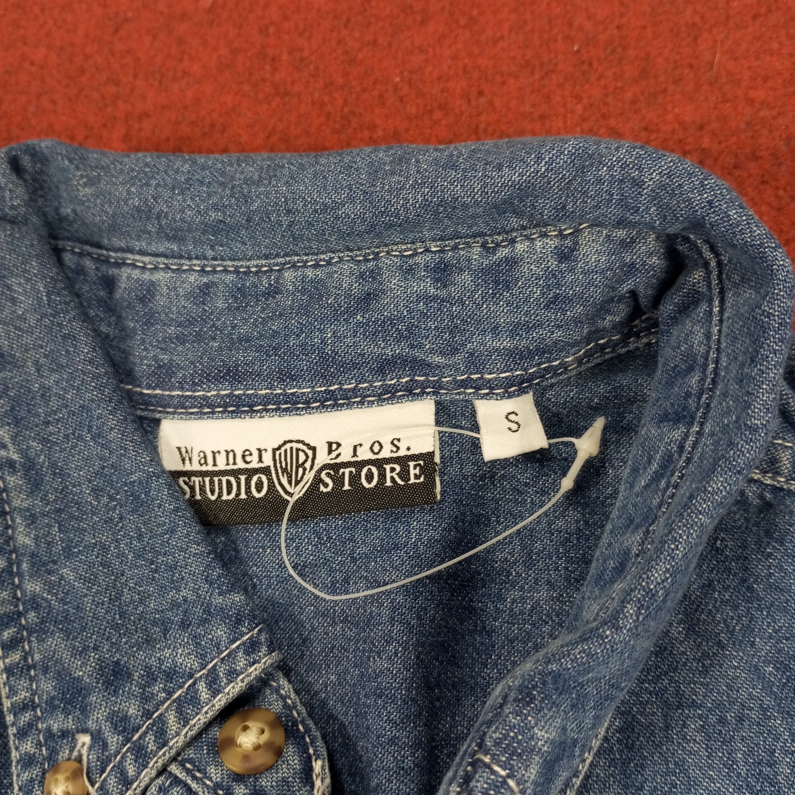 Cartoon Network × Vintage × Warner Bros Looney Tunes Warner Bros Characters Design Denim Shirt Size US S / EU 44-46 / 1 - 6 Thumbnail
