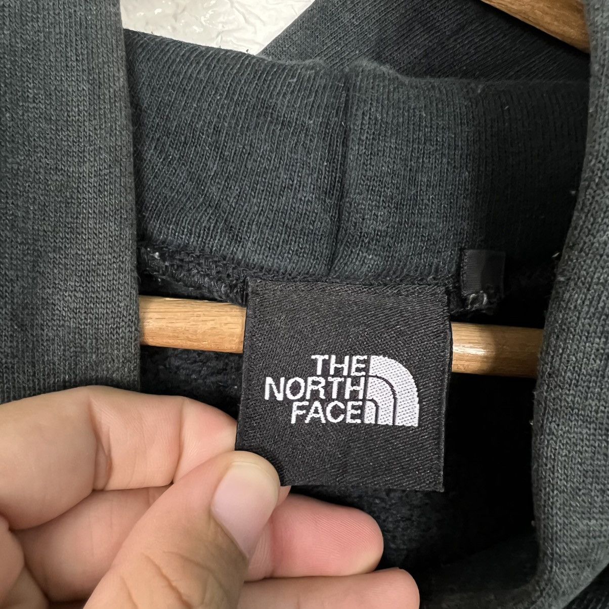 The North Face THE NORTH FACE Embroidered Logo Pullover Hoodies #4213-C192 Size US XXL / EU 58 / 5 - 11 Thumbnail