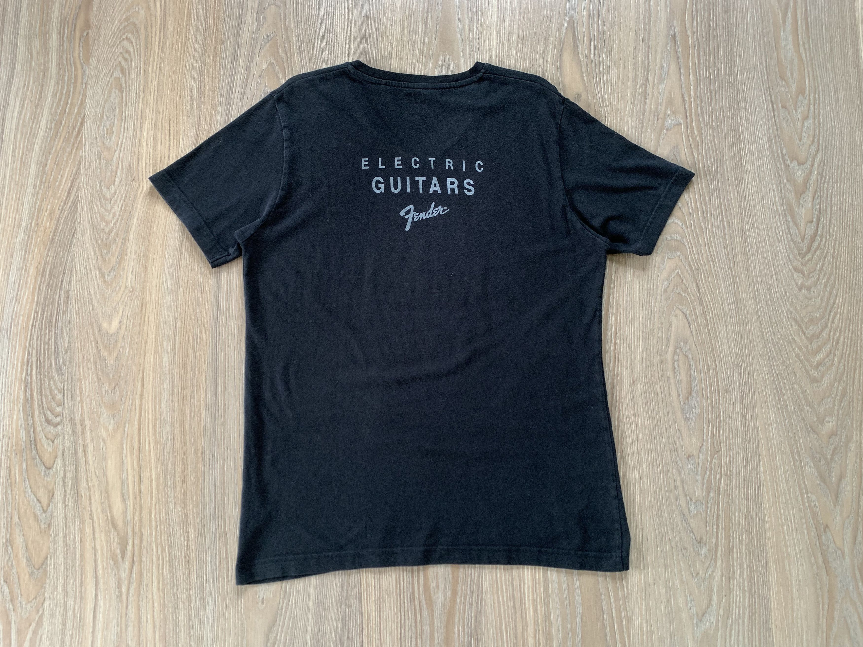 Fender × Japanese Brand × Uniqlo Uniqlo Fender Electric Guitars Cotton Printed T-Shirt Size US M / EU 48-50 / 2 - 3 Thumbnail