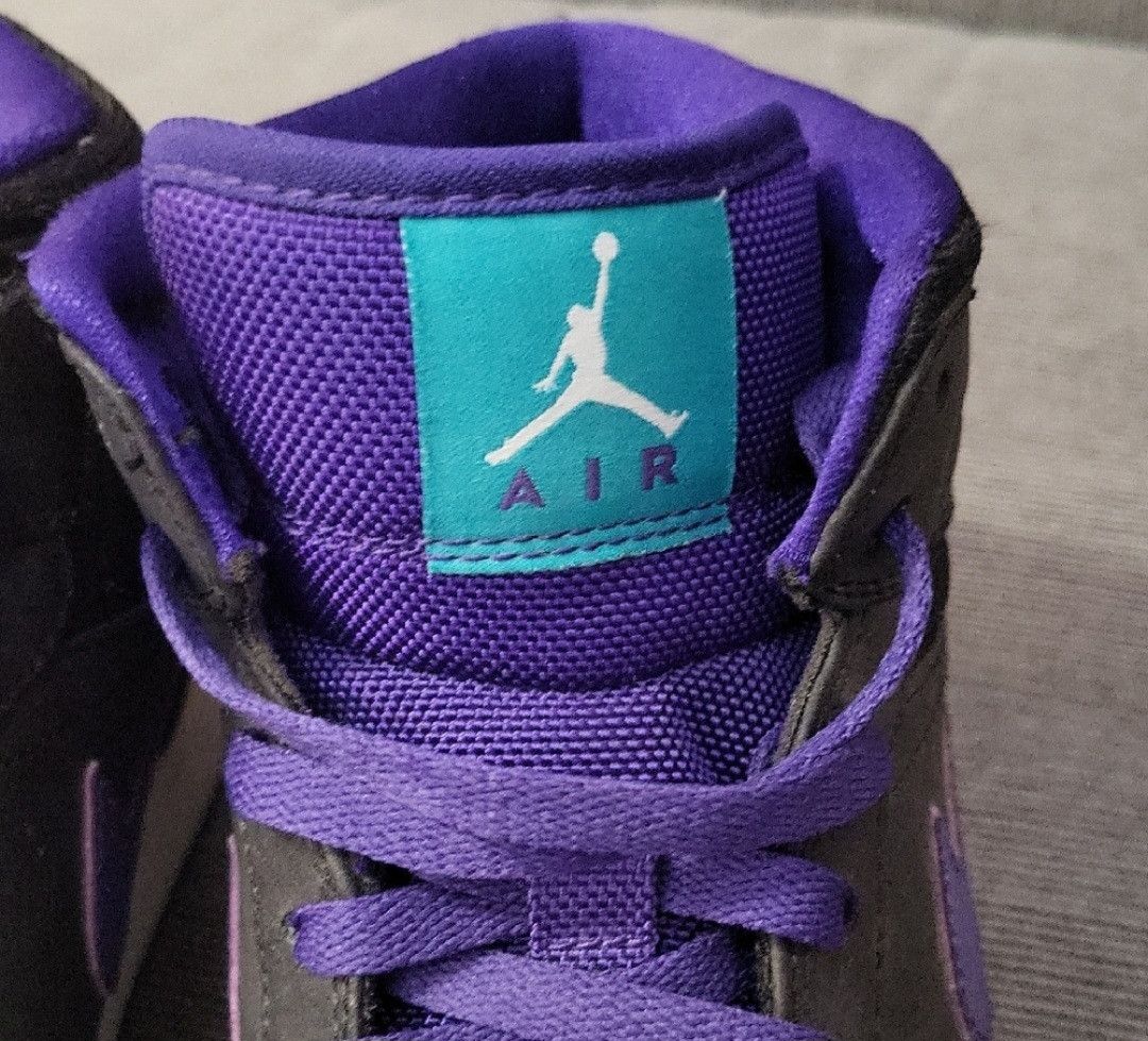 Nike Nike 2012 Air Jordan 1 Mid Grape Retro Size US 11 / EU 44 - 15 Thumbnail