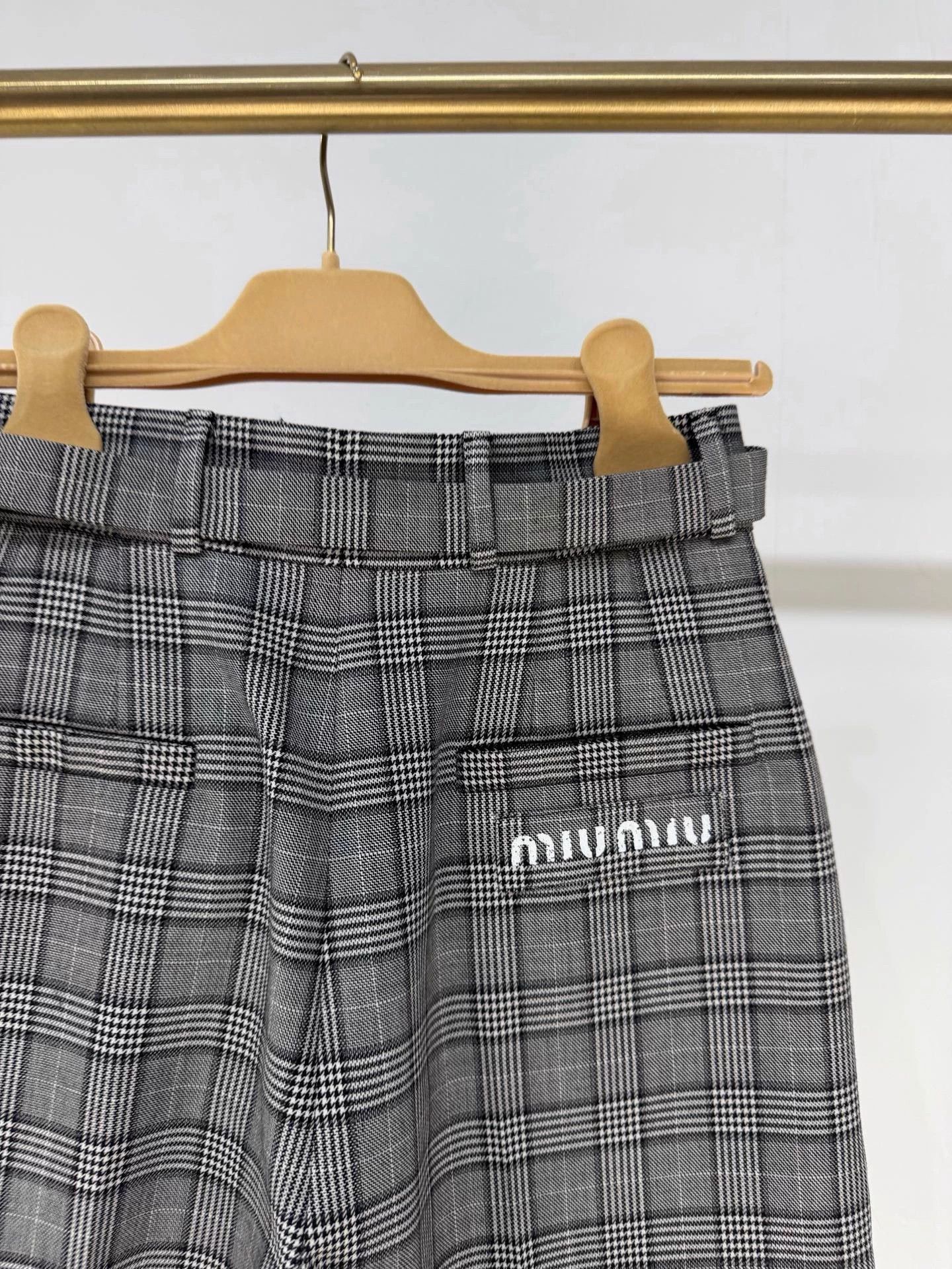 Miu Miu MIU MIU Houndstooth Logo Shorts 38 Size 27" / US 4 / IT 40 - 4 Thumbnail