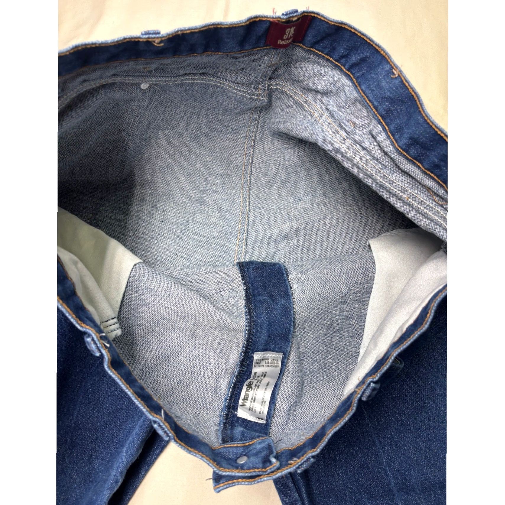 Wrangler Wrangler Jeans Men 44x34 Dark Wash Relaxed Fit Cotton Denim 5-Pocket Logo Zipper Button Straight Mid Rise 44 in Inseam 34 in Size US 44 / EU 60 - 4 Thumbnail