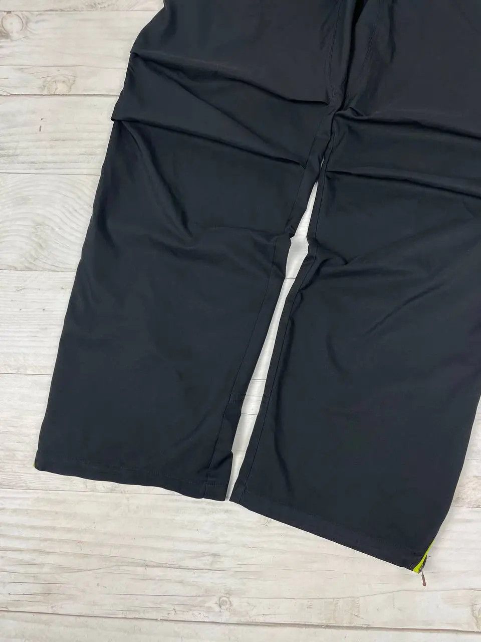 Nike Vintage Nike Track Pants 00s Nylon Swoosh Y2K Baggy Size US 36 / EU 52 - 4 Thumbnail