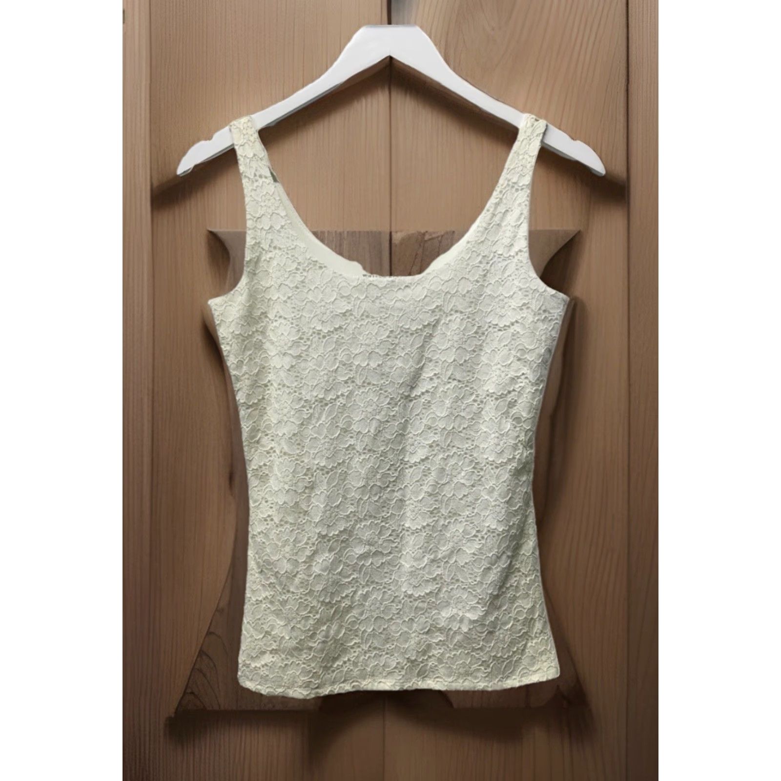 White House Black Market White House Black Market Blouse Women Tank Sleeveless Ecru Floral Embroidered Stretch XS Jersey Round Neck Size XS / US 0-2 / IT 36-38 - 2 Thumbnail