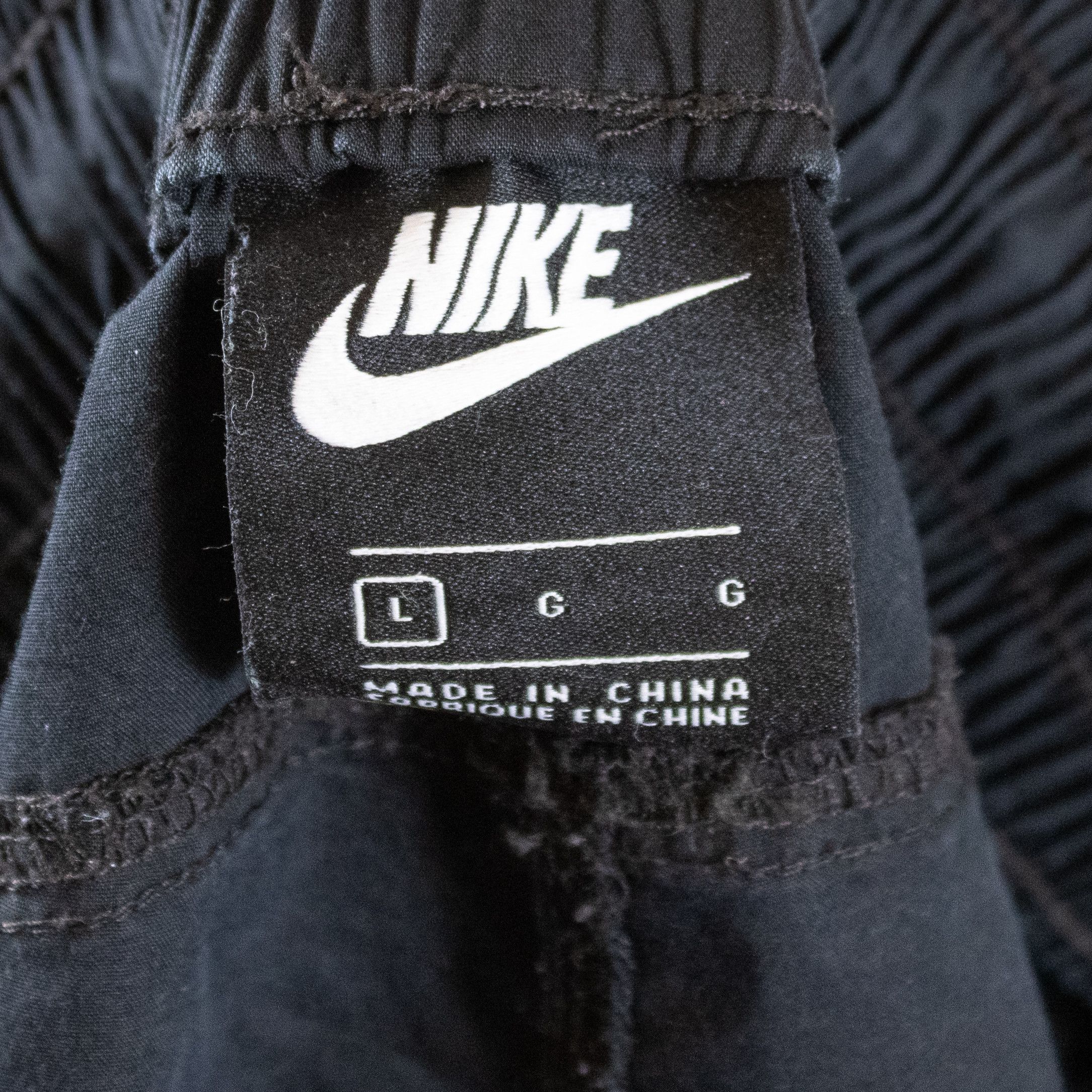 Nike Nike Cargo Y2K Style Black Baggy Above The Knee Black Shorts Size US 30 / EU 46 - 7 Thumbnail