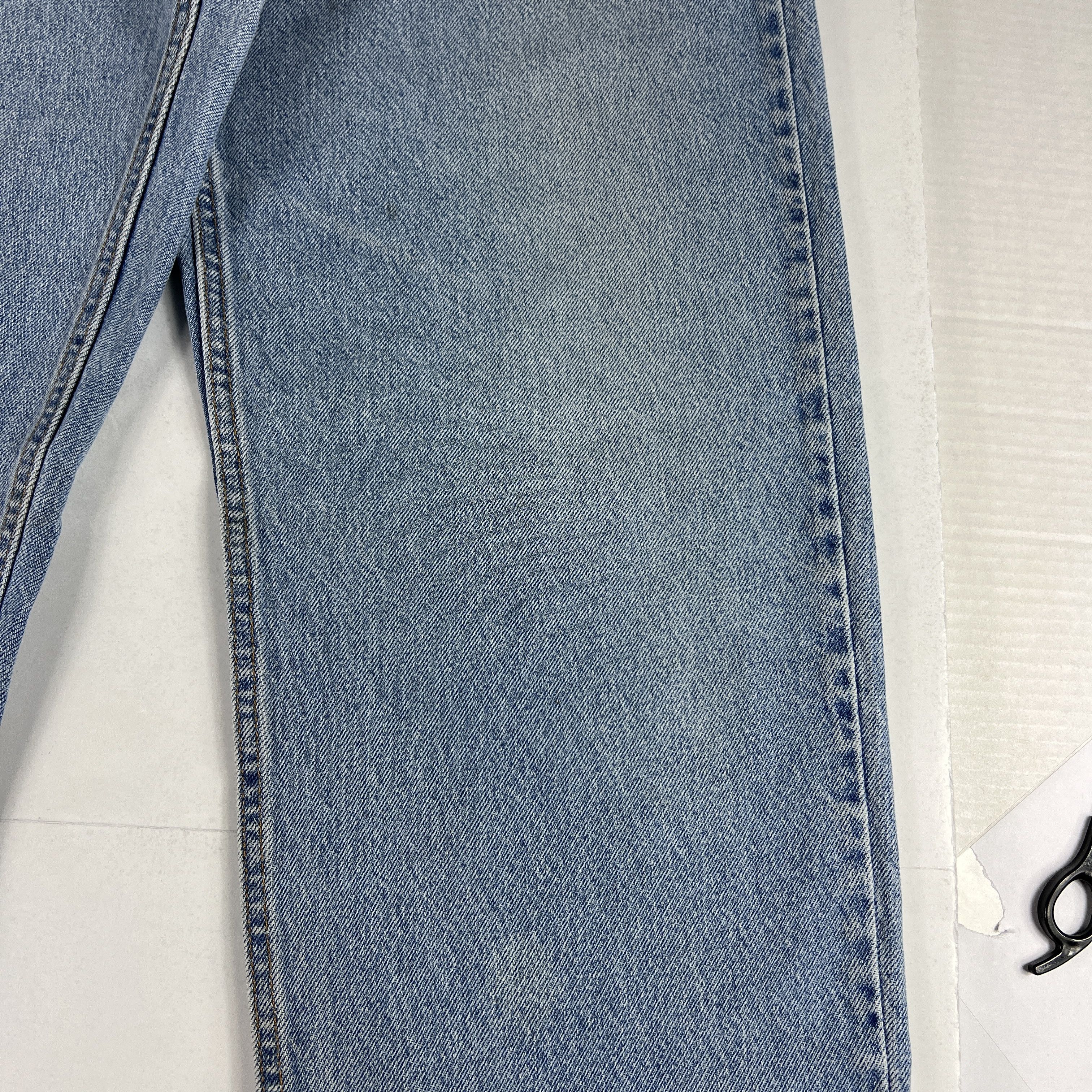 Levi's × Vintage Y2K Levi's Jeans 550 Relaxed Light Blue Faded Cotton Denim Size US 35 - 6 Thumbnail