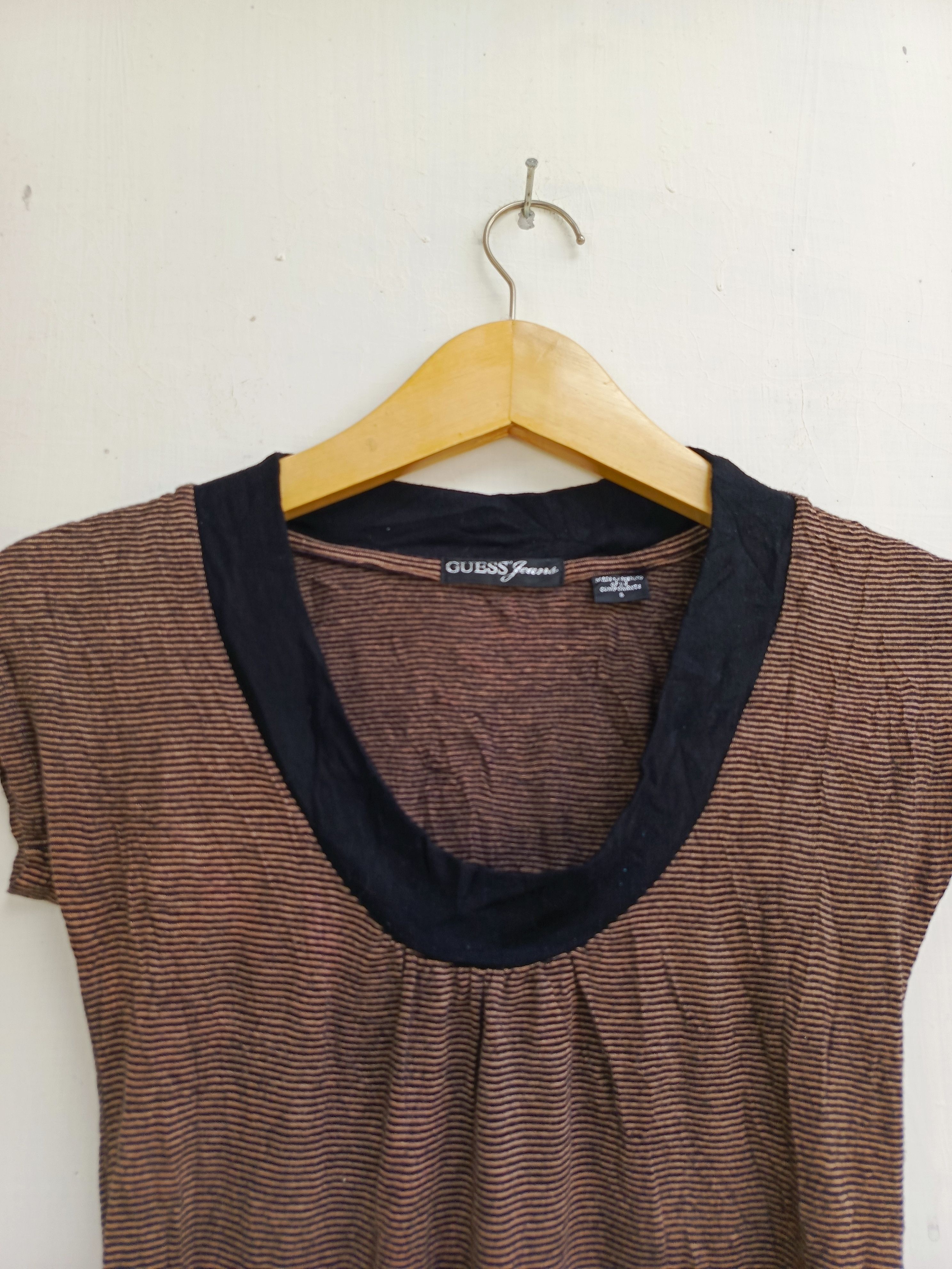 Designer × Guess Guess jeans short sleeve tshirt Size S / US 4 / IT 40 - 2 Thumbnail