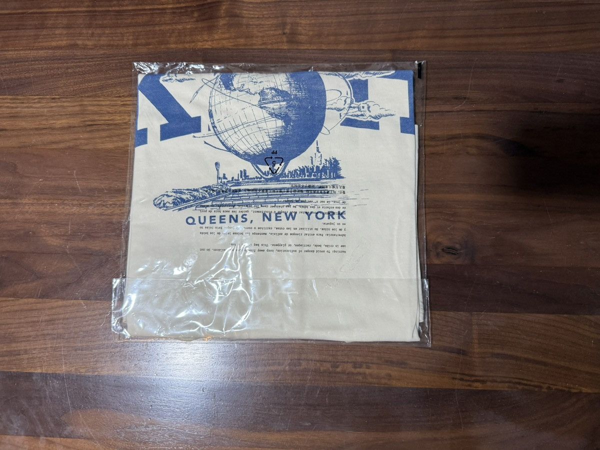 Kith Kith & Kin Queens Unisphere Vintage Tee - Sandrift Size XL Size US XL / EU 56 / 4 - 7 Thumbnail