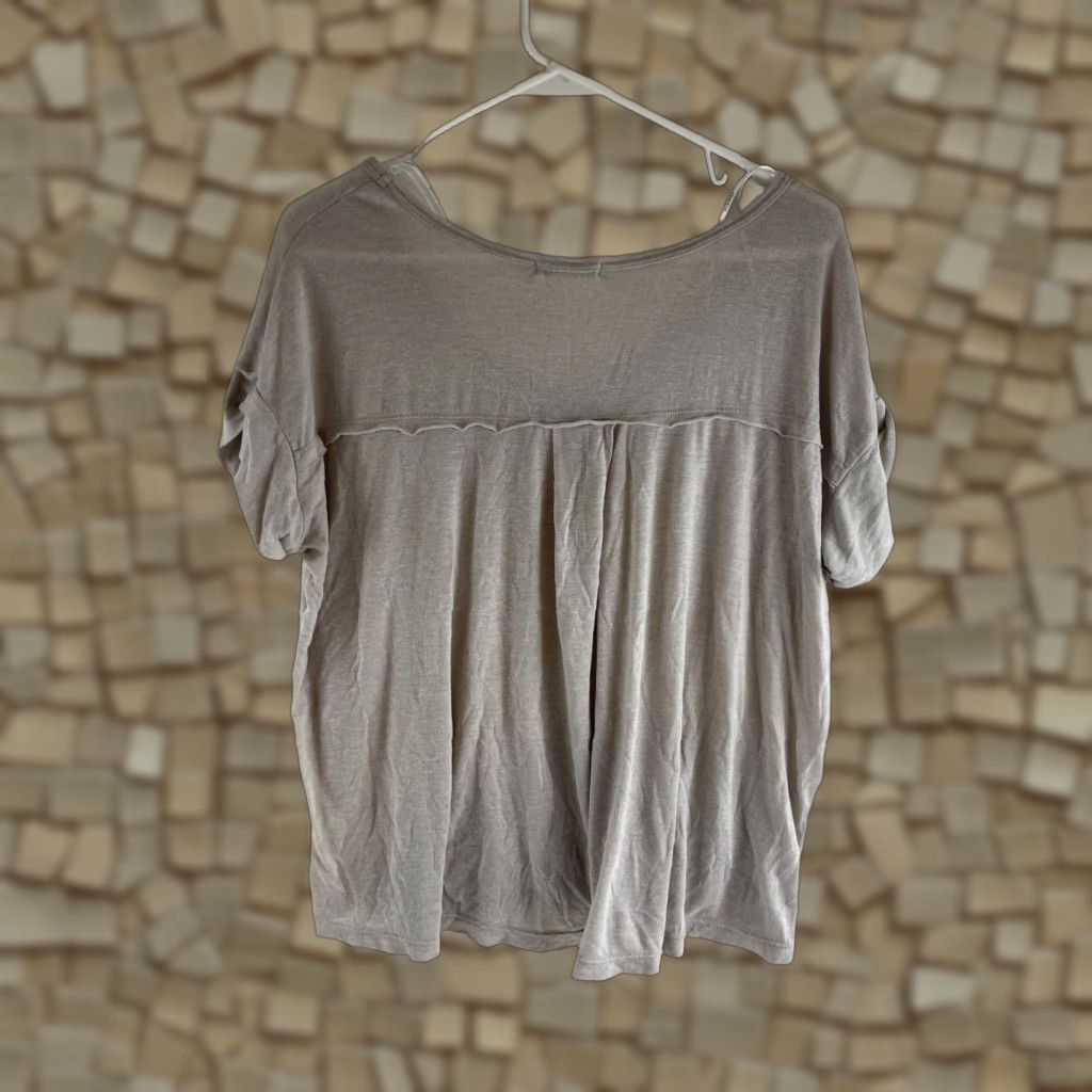 Vintage Pleione T-Shirt Women's XL Gray V-Neck Short Sleeve Tee Size XL / US 12-14 / IT 48-50 - 1 Thumbnail
