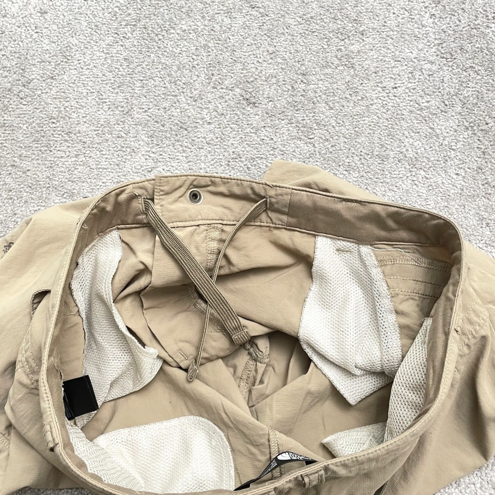 The North Face VINTAGE The North Face Mens Shorts Casual Travel 32 Khaki Nylon Outdoor Breathable Size US 32 / EU 48 - 7 Thumbnail