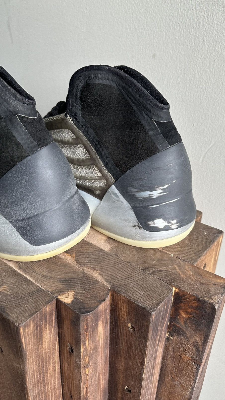 Adidas Adidas YZY QNTM “Barium” Size US 12.5 / EU 45-46 - 6 Thumbnail