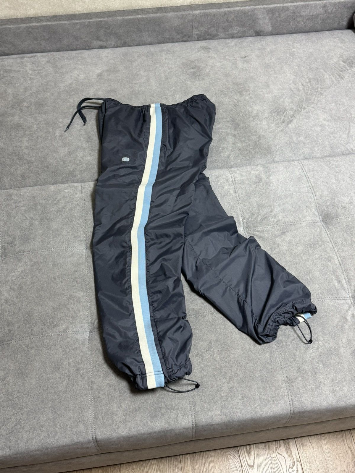 Nike Vintage Nike Nylon Swoosh Y2K Baggy Pants Sweatpants Size XL Size US 34 / EU 50 - 11 Thumbnail