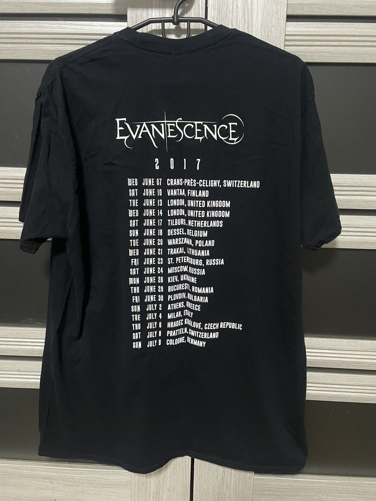 Band Tees Vintage Evanescence 2017 Europe Tour Tee Band T-Shirt Size US XXL / EU 58 / 5 - 2 Thumbnail