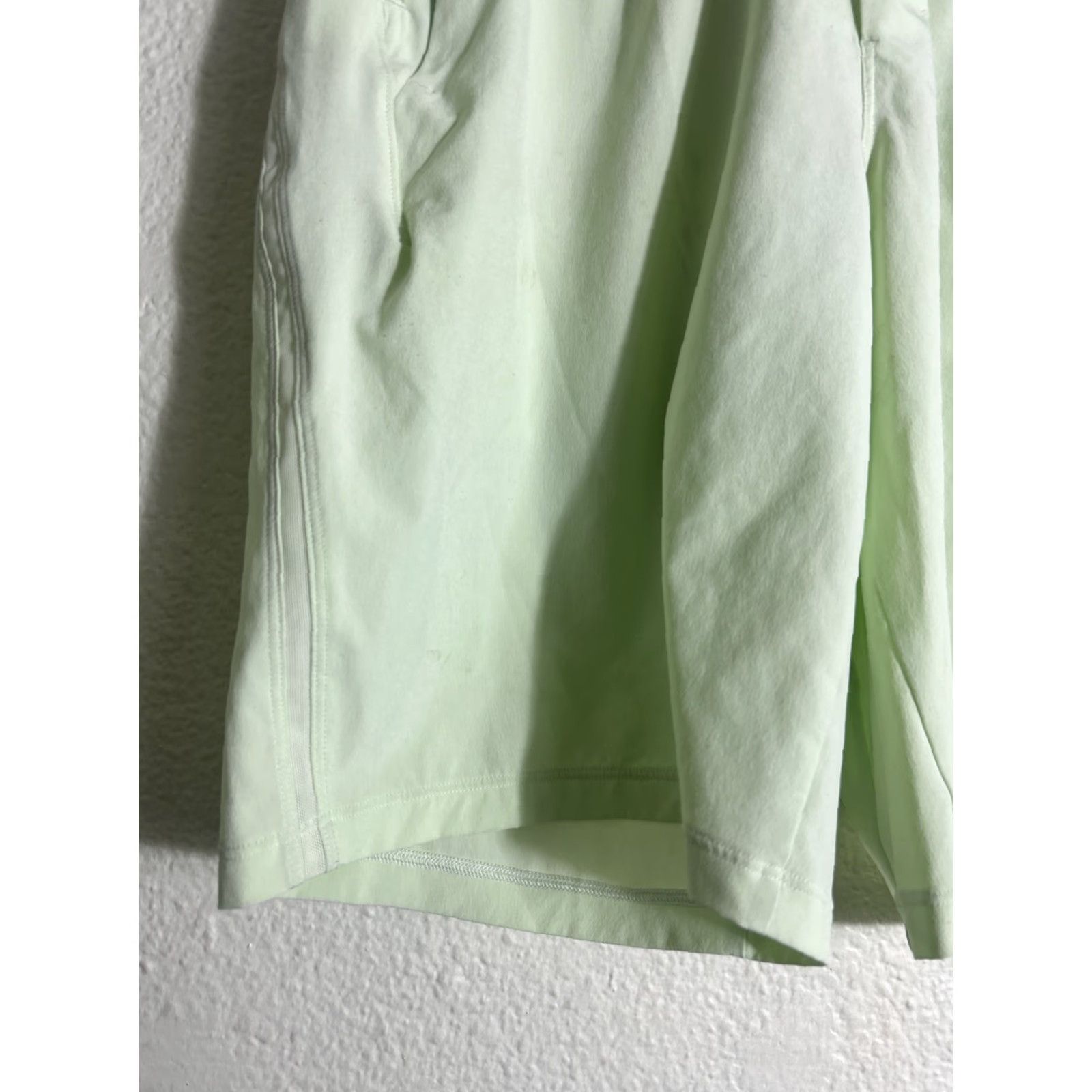 Lululemon Lululemon Pace Breaker Shorts Men Small Lime Green 27x10 Athletic Drawstring Lined Spring Summer" Size US 29 - 2 Thumbnail