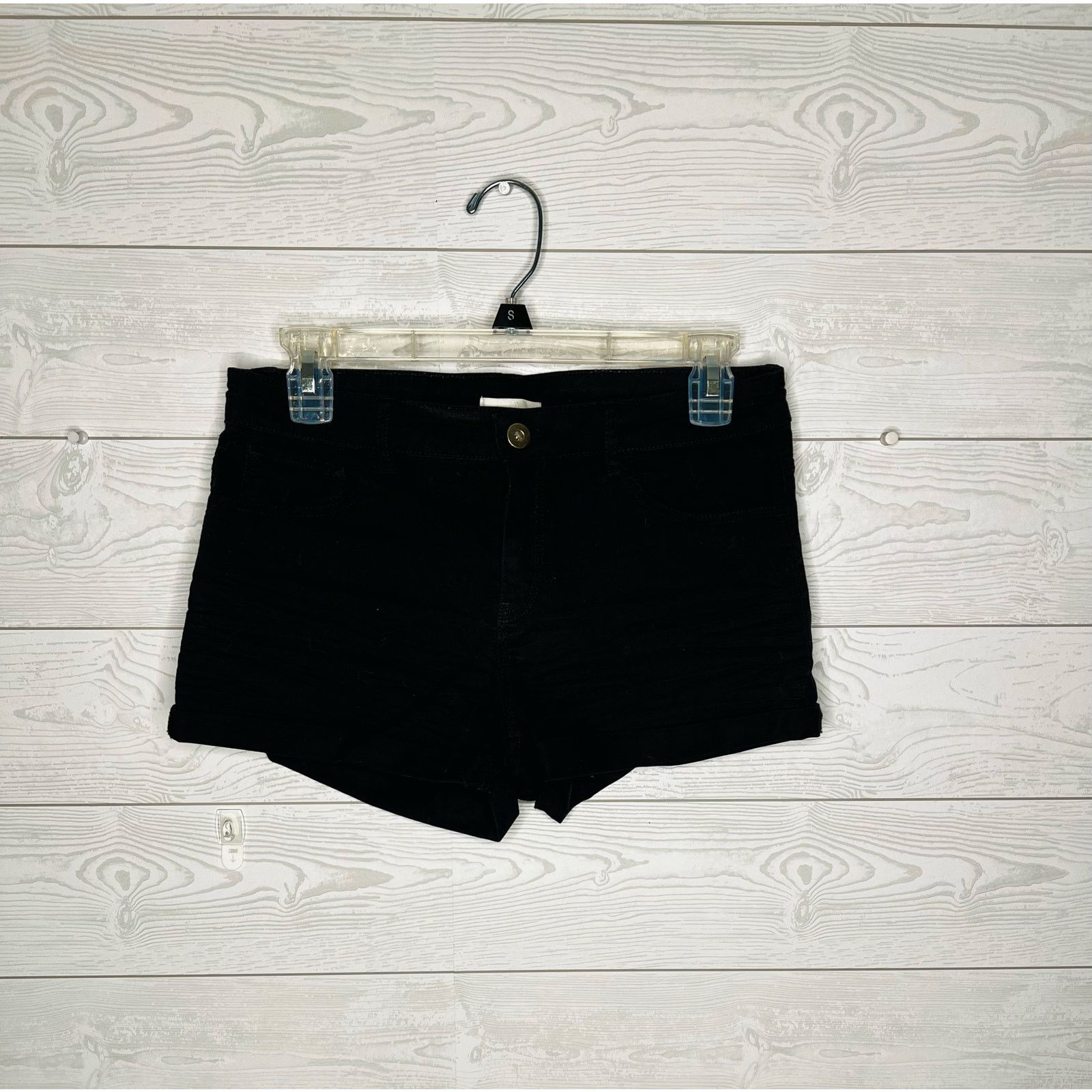 H&M H & M black denim shorts midrise Size 6 Size 28" / US 6 / IT 42 - 1 Thumbnail