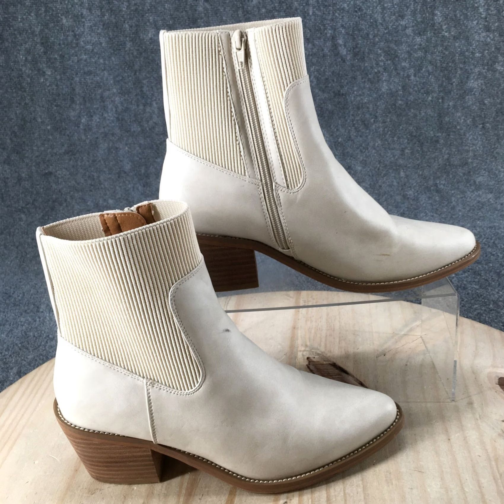 Dolce Vita Dolce Vita Ankle Boots Womens 9 Beige Casual Leather Side Zip Block Heel Shoes Size US 9 / IT 39 - 2 Thumbnail