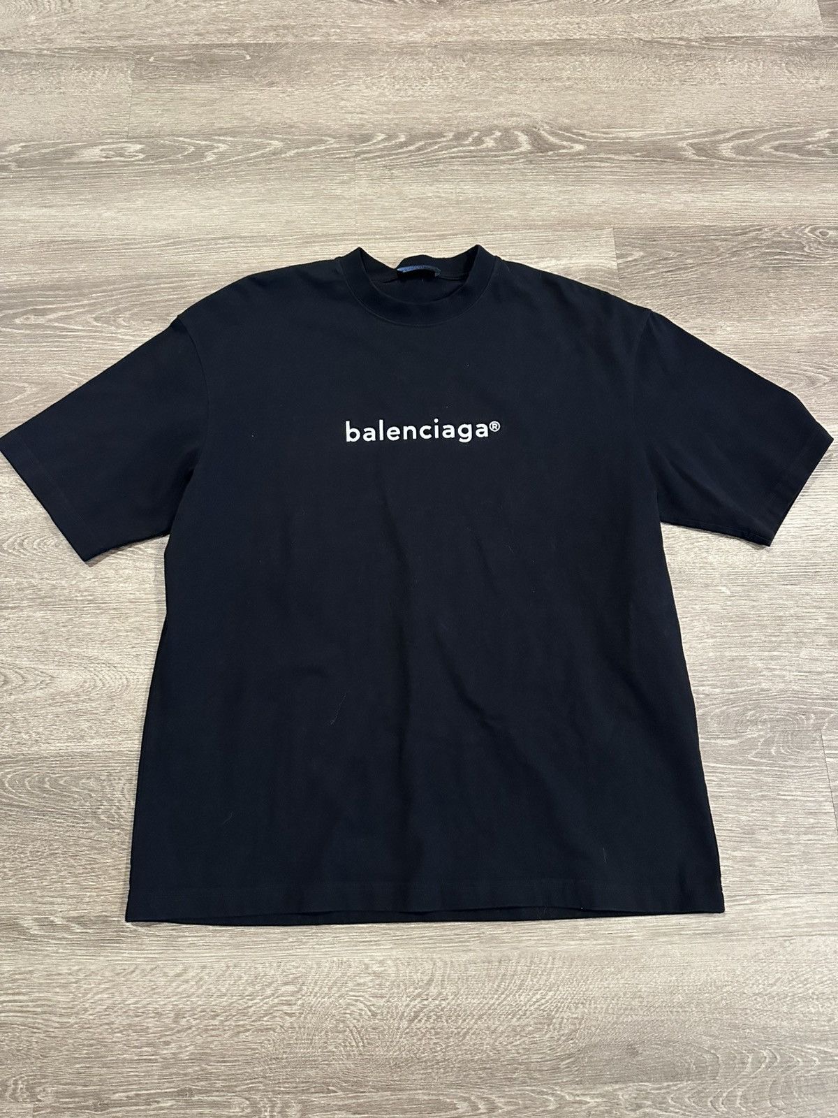 トップス BALENCIAGA Copyright Logo T-shirts Balenciaga Men's Copyright Logo T-Shirt | Neiman Marcus