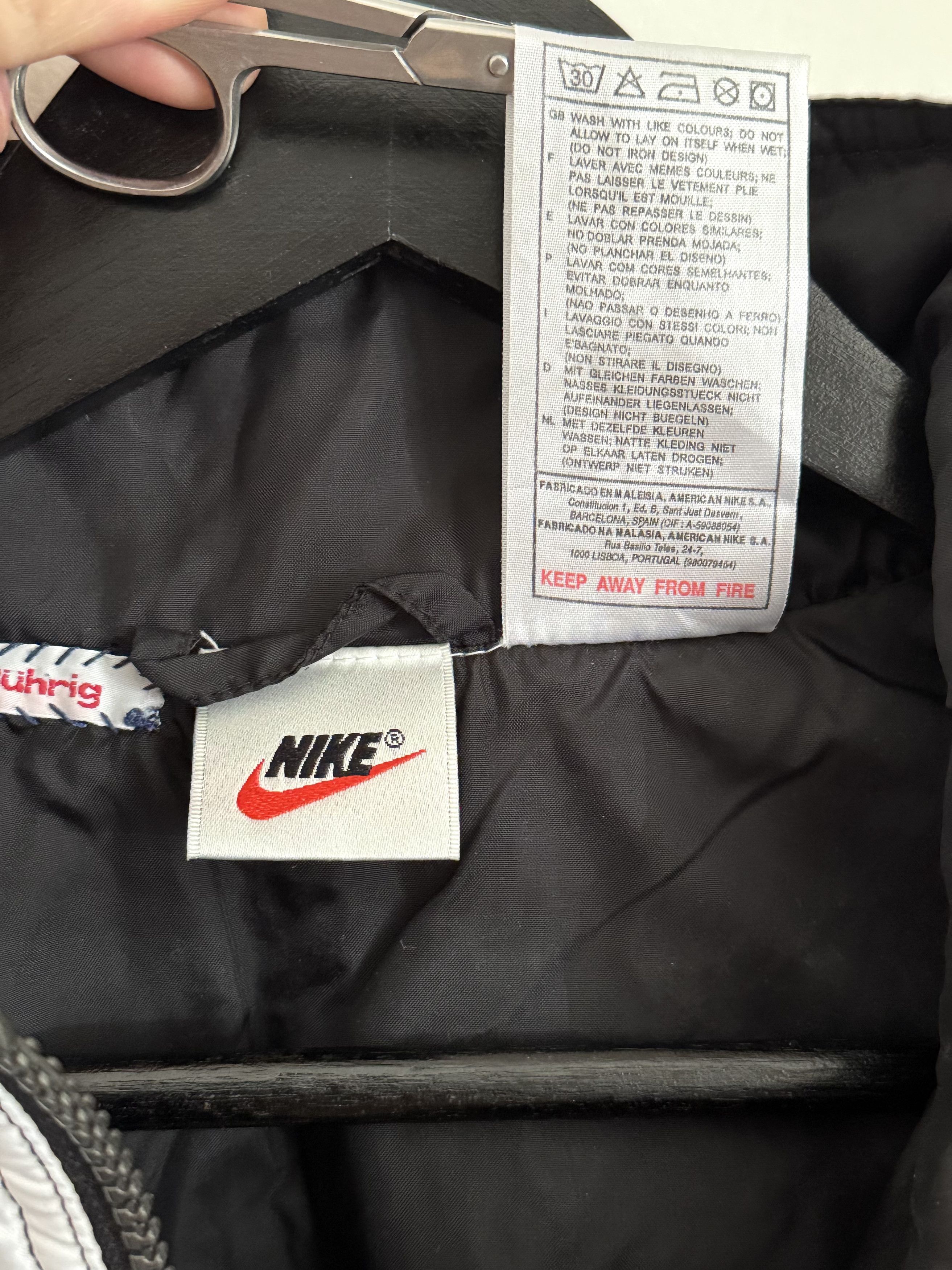 Nike Nike Windbreaker Jacket Large Big Swoosh Colorblock Jacket Size US L / EU 52-54 / 3 - 5 Thumbnail