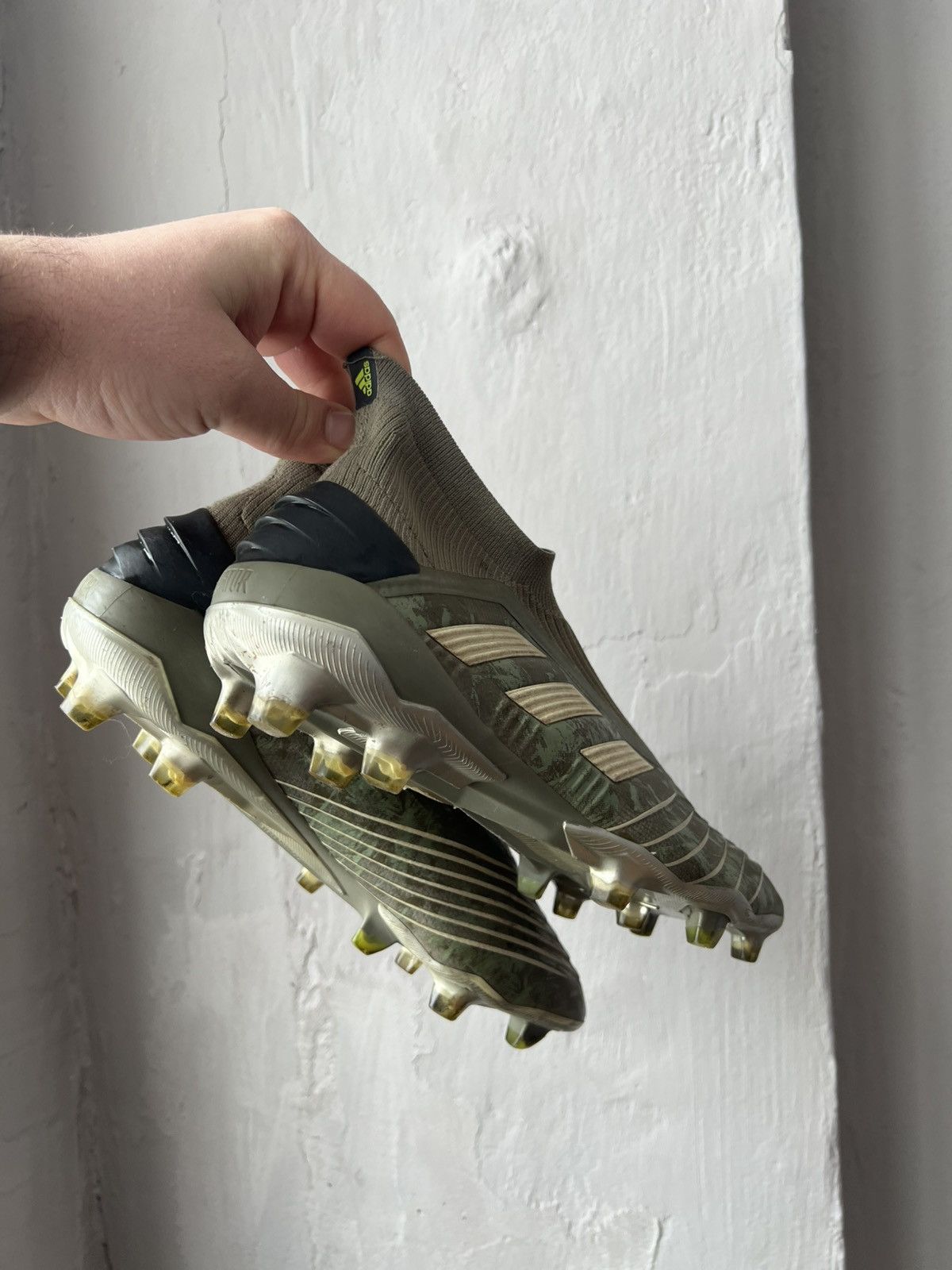 Adidas ADIDAS PREDATOR 19.1 FG LEGION GREEN SOCCER BOOTS US 6 Size US 8 / EU 41 - 4 Thumbnail