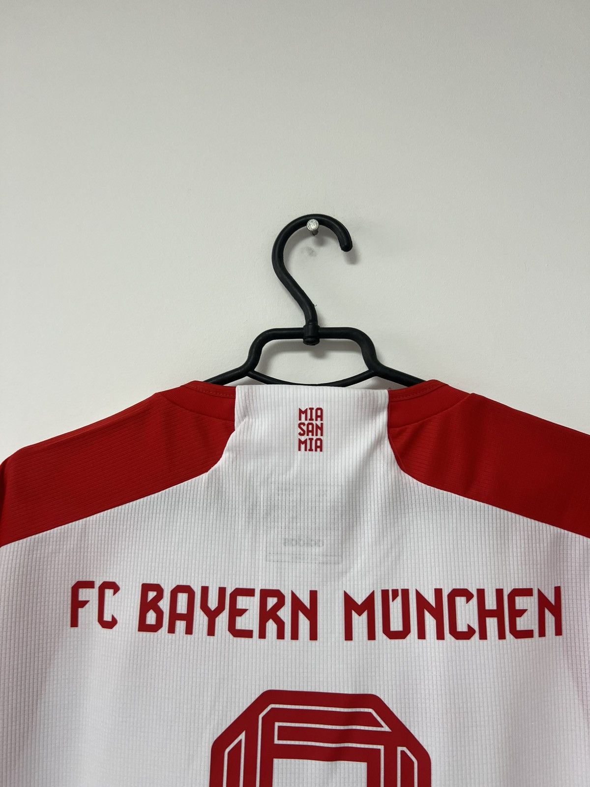 Vintage Bayern Munich Kane #9 Jersey Adidas Trikot Shirt Rare sz XL Size US XL / EU 56 / 4 - 8 Thumbnail