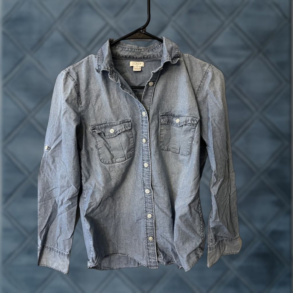 J.Crew VINTAGE J.CREW Shirt Women's XS Chambray Button-Up Roll Tab Sleeve Pockets Denim 91506 Size XS / US 0-2 / IT 36-38 - 1 Thumbnail