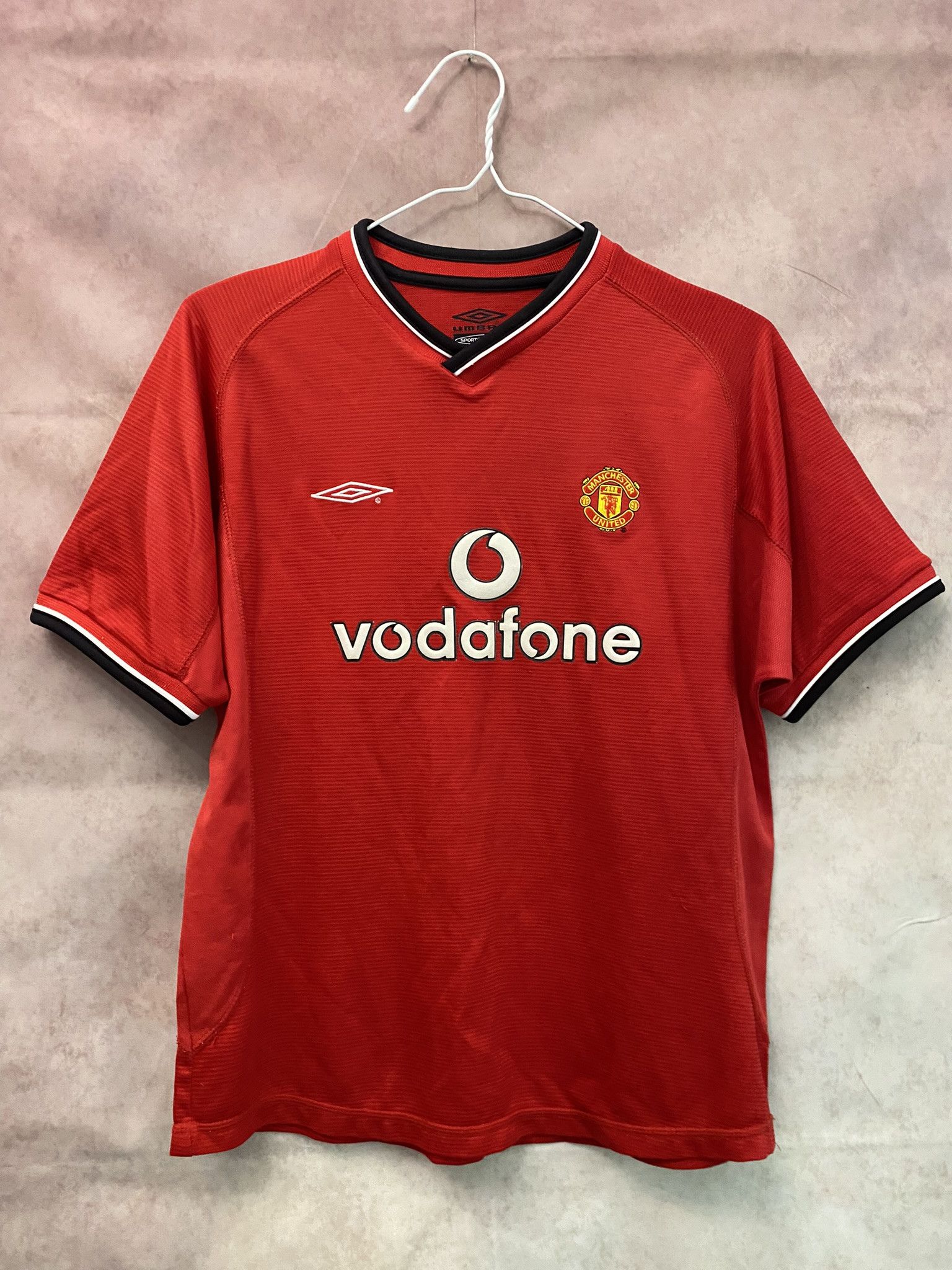 Manchester united umbro sharp jersey deals