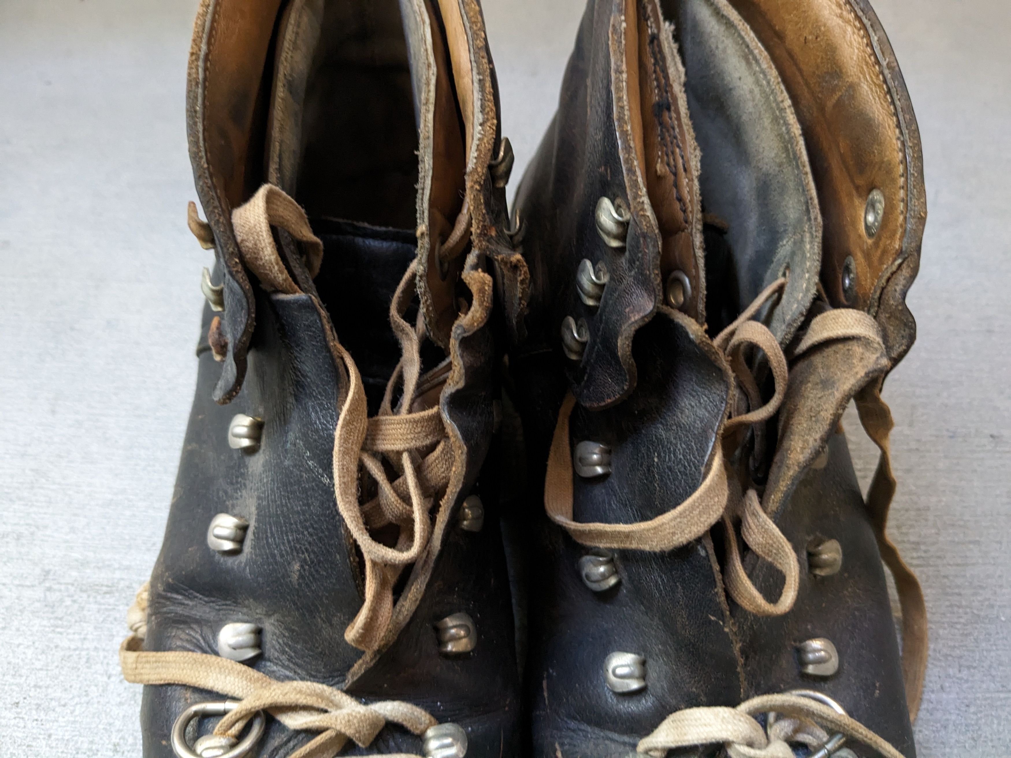 Genuine Leather Vintage Ski Boots Black Leather 10 Hiking Switzerland Size US 10 / EU 43 - 2 Thumbnail