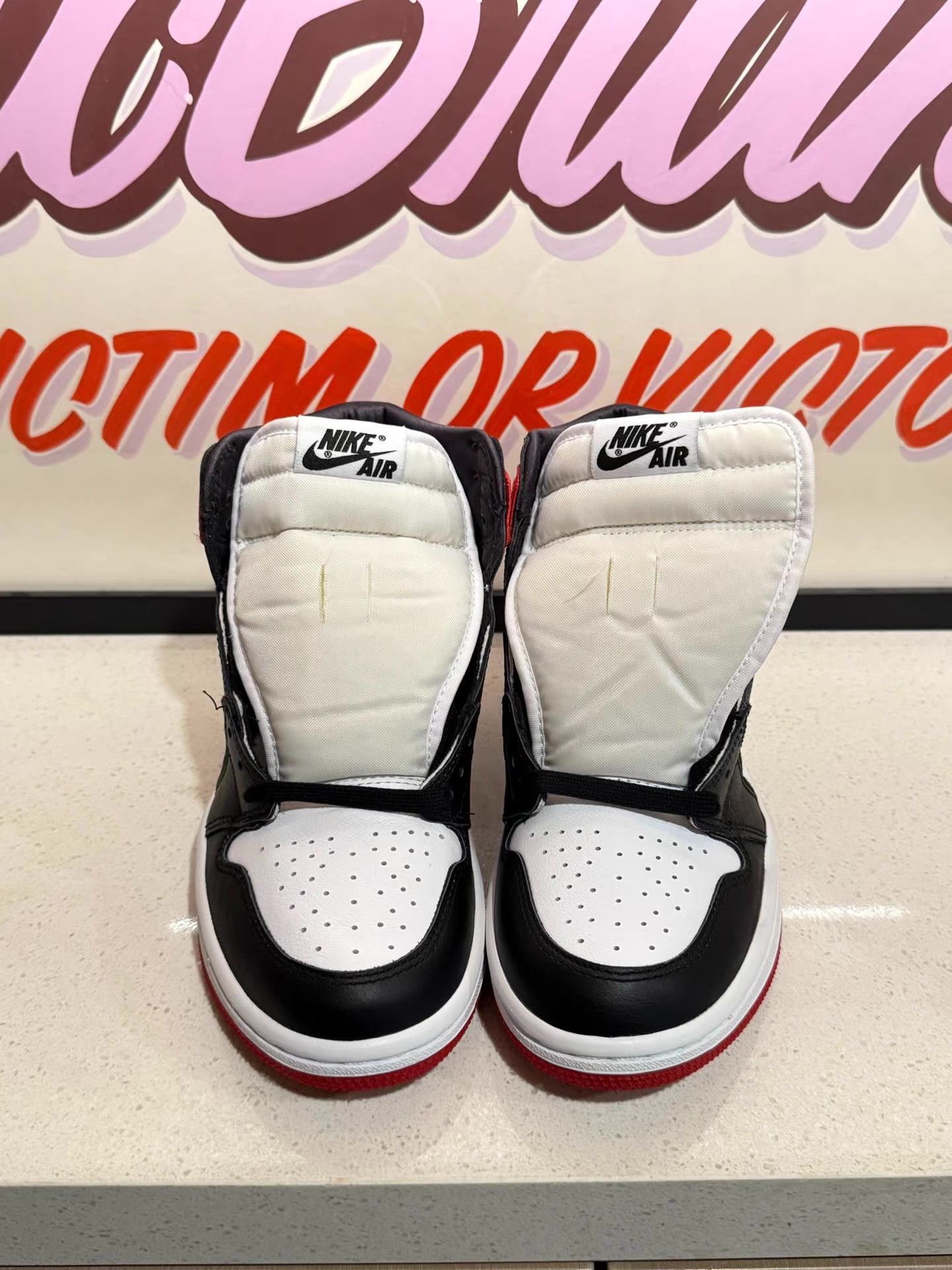 Nike Jordan Air Jordan 1 High SatinBlack Toe basketball shoes。Ｑ20 Size US 5.5 / IT 35.5 - 2 Thumbnail