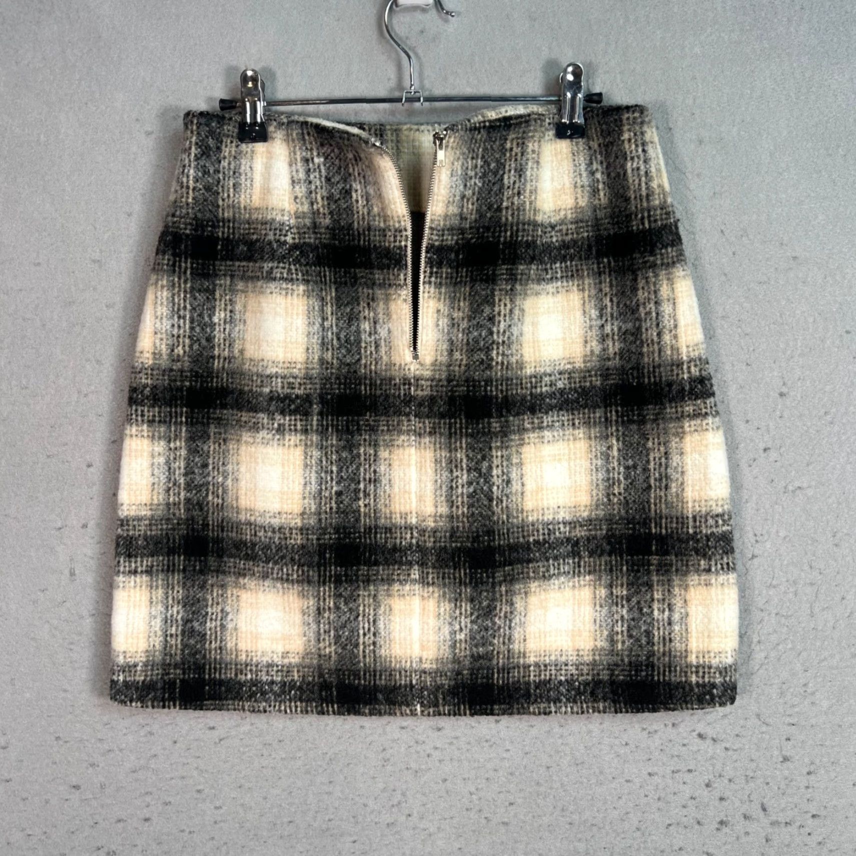 Vintage VINTAGE Potter's Pot Plaid Mini Skirt WITH Back Zip Size M Black Womens Short Skirt (Broken) Potters Pot Size 32" / US 10 / IT 46 - 2 Thumbnail