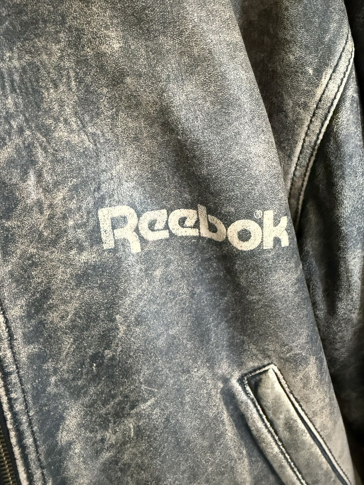 Reebok Reebok pump vintage 90’s rare leather bomber jacket logo L Size US L / EU 52-54 / 3 - 14 Thumbnail