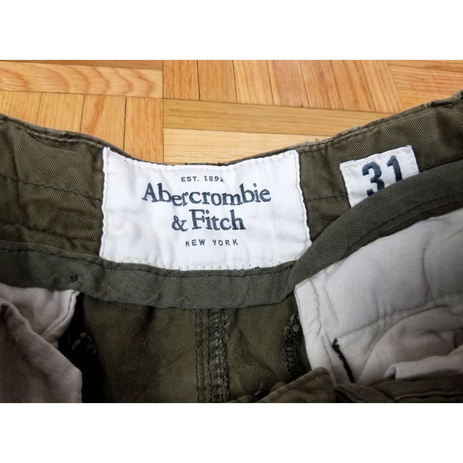Abercrombie & Fitch VINTAGE ABERCROMBIE & FITCH CARGO SHORTS MEN'S 31 MILITARY KHAKI DUCK CANVAS CARGO PANTS Mens Size US 31 - 7 Thumbnail