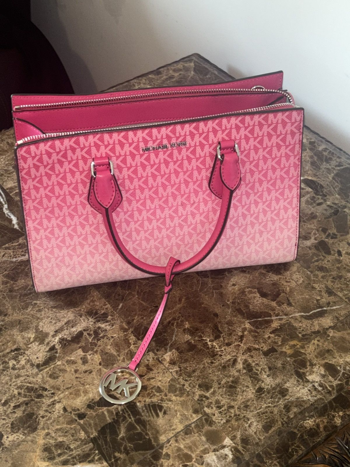 Michael Kors Micheal Kors Sheila Handbag Size ONE SIZE - 4 Thumbnail
