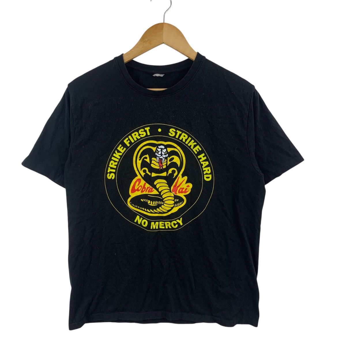Other THE KARATE KID Cobra Kai No Mercy Series Tee Shirt Top Size US L / EU 52-54 / 3 - 4 Thumbnail